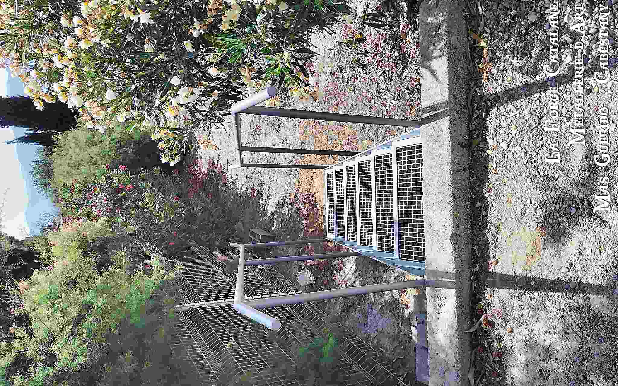 escalier avec marches en caillebotis forge catalane.jpg